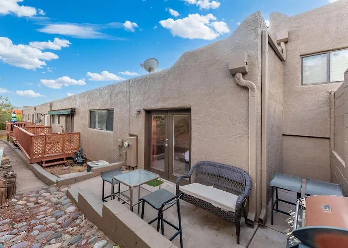 2br Escape With Workspace And Pool Access