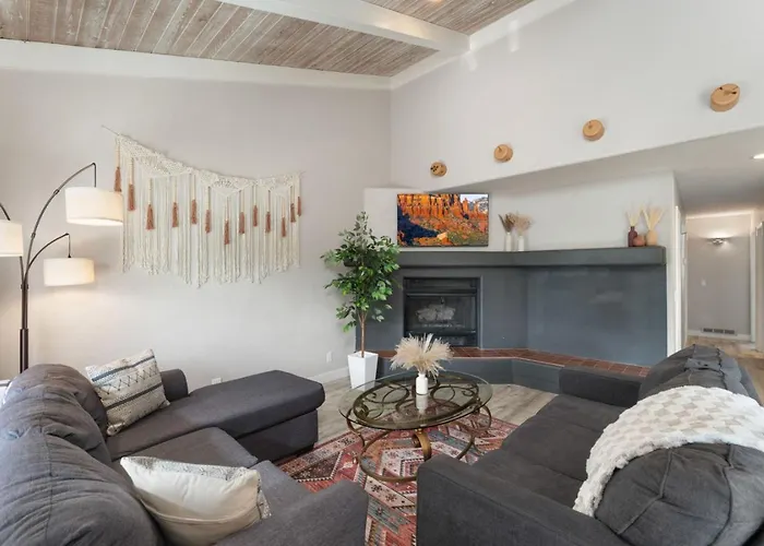 2br Escape With Workspace And Pool Access Holiday home Sedona